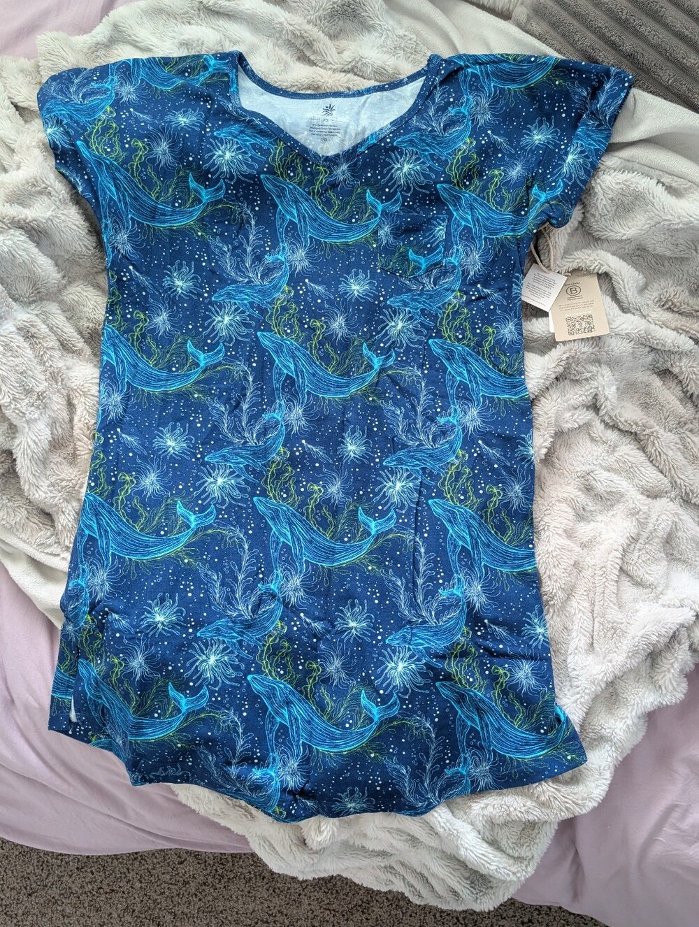 Blue Whale Print V-Neck Tee